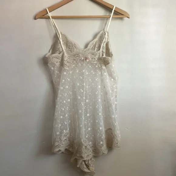 •| vintage lace romper - Picture 2 of 9